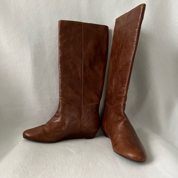 Steven by Steve Madden Size 6 Brown Glossy Leather Wedged Heeled Boots. - Picture 9 of 16
